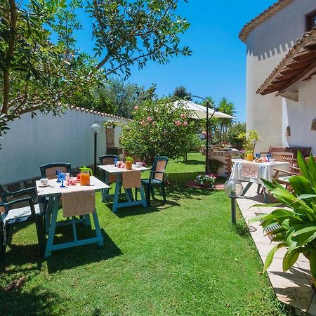 Le Quattro Mura Bed & Breakfast Pula Exterior photo